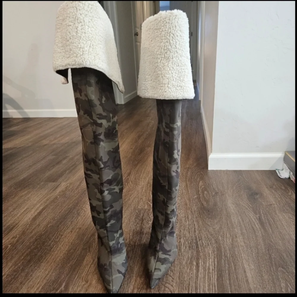 Good American  Sherpa Camo OverThe Knee Boot Heel Sz 7.5